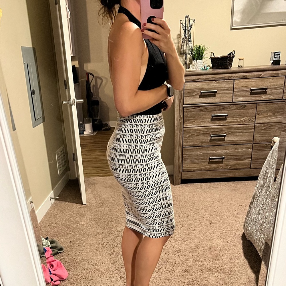 Stretchy pencil skirt - Aztec print/tribal print